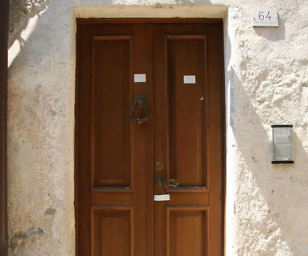 Casa Torre 3* Ono Degno